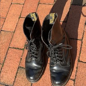 Womens Size 8 Doc Martens